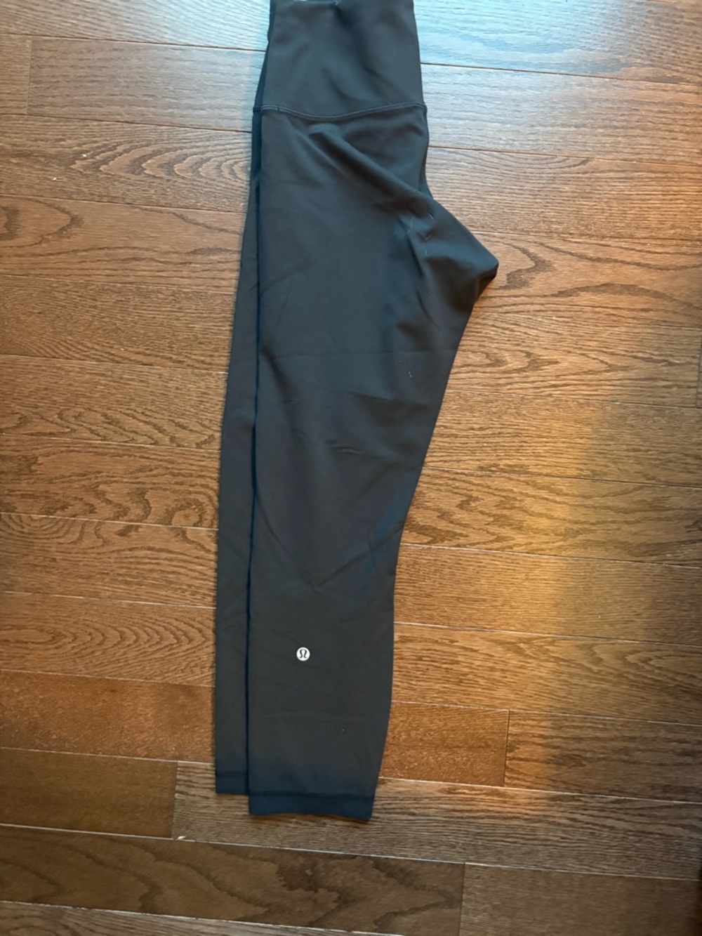 Lululemon size 8 Black High-Rise Leggings crop 21” capri leggings like new